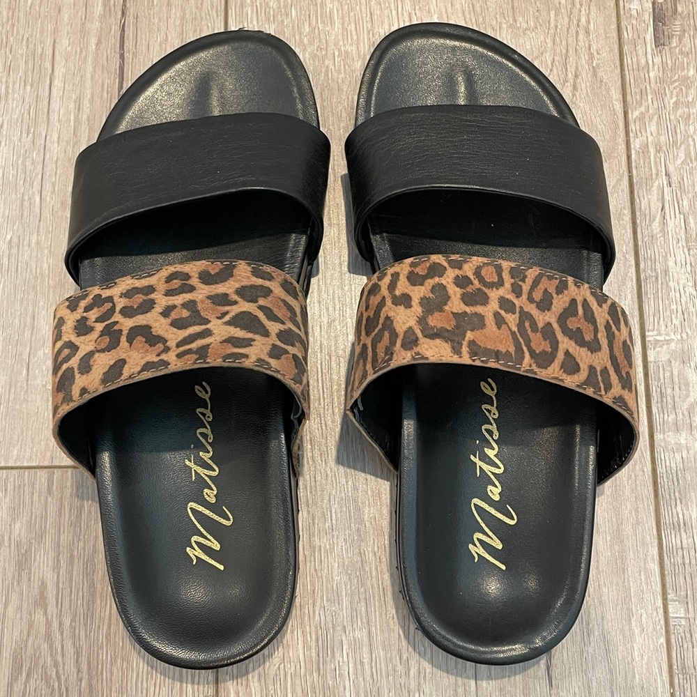 *NWT* Matisse Leather Slide Sandals